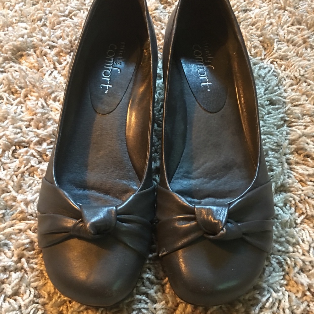 Ladies Flat Dark Gray Shoes 👞